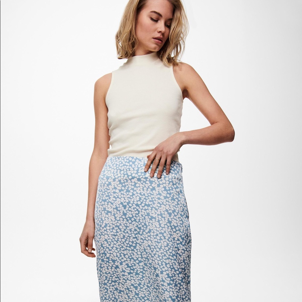 ONLY - White and Blue Floral Silk Skirt